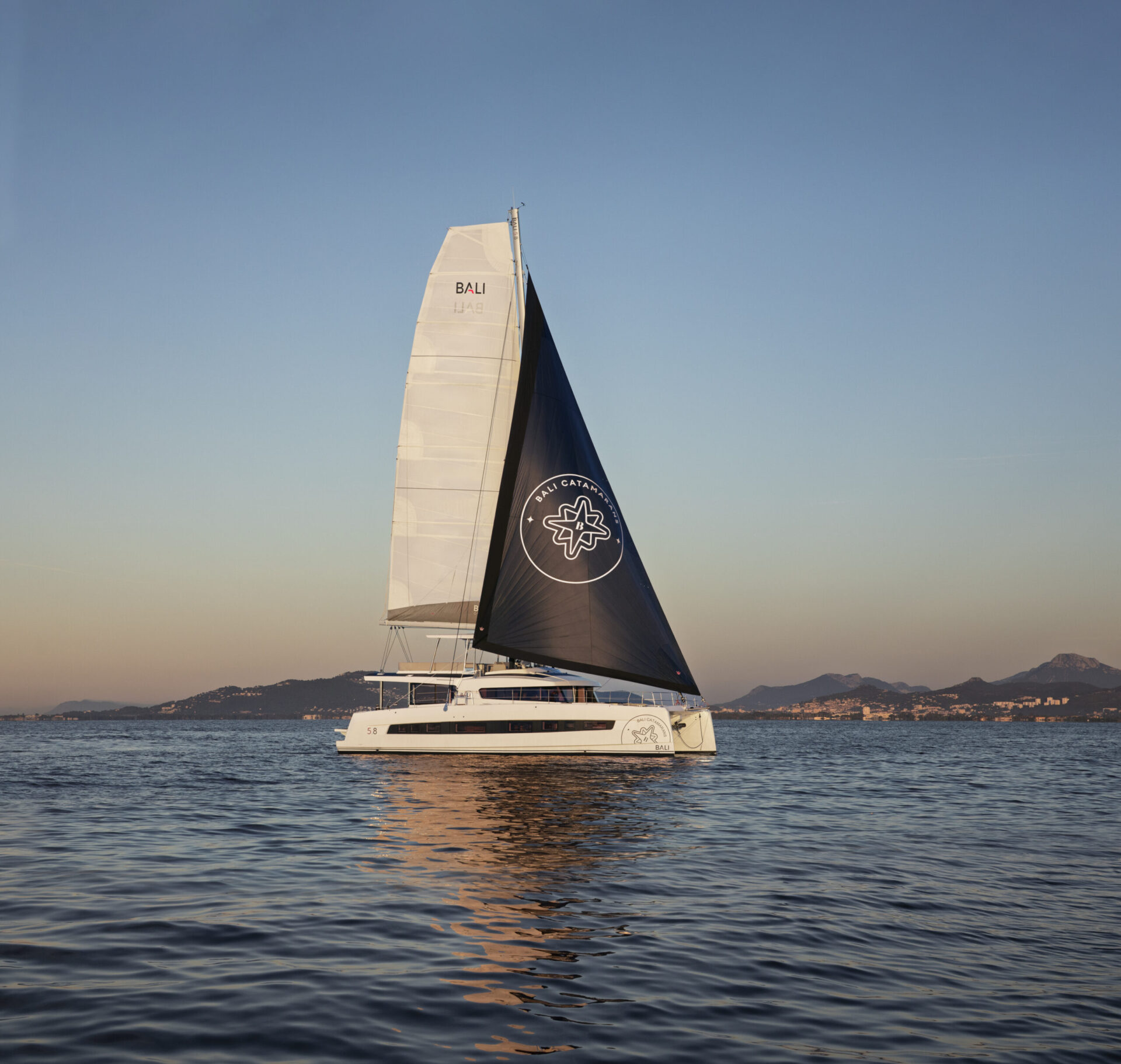 Katamaran BALI 5.8 na sprzedaż