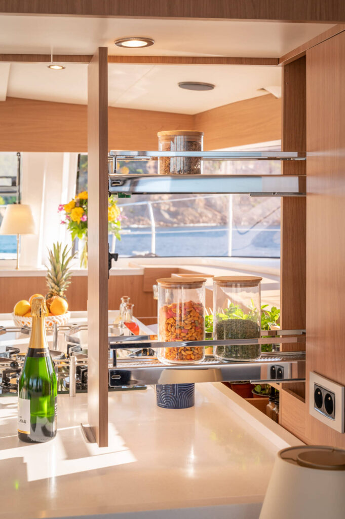 Katamaran BALI 5.8 Openspace na sprzedaż, Luksusowy catamaran