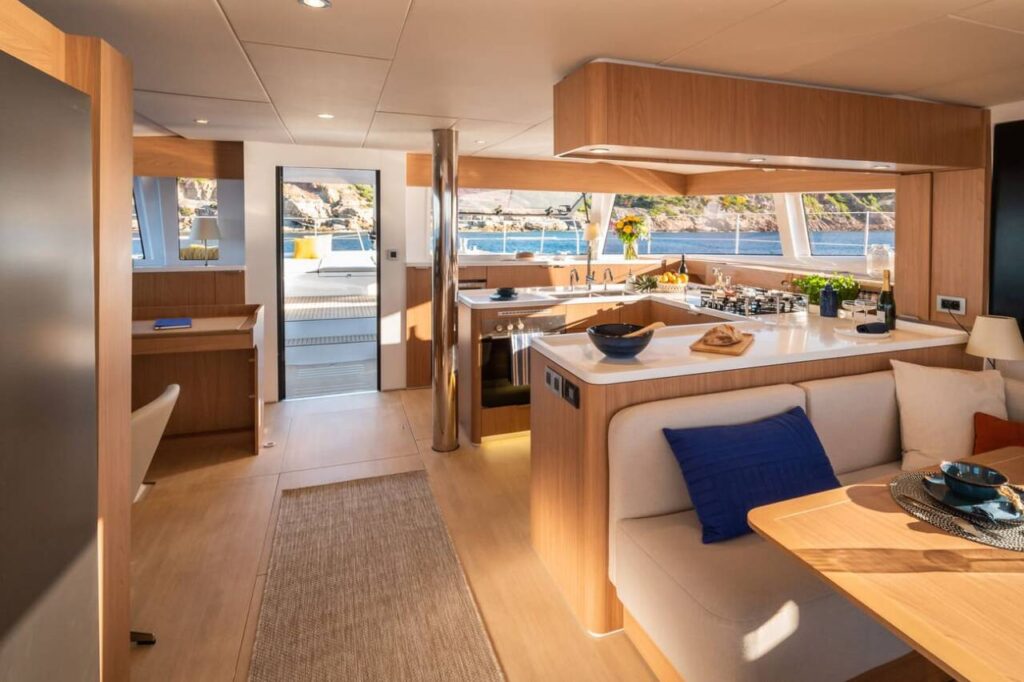 Katamaran BALI 5.8 Openspace na sprzedaż, Luksusowy catamaran